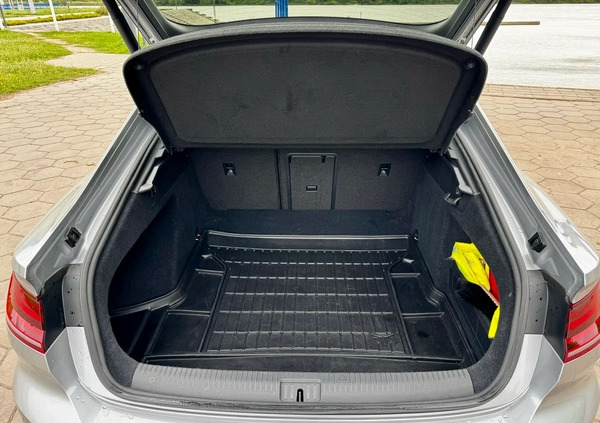 Volkswagen Arteon cena 110000 przebieg: 114000, rok produkcji 2018 z Toruń małe 121